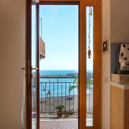 Casa Vacanze "Il Baffo E Il Mare" Четара Екстериор снимка
