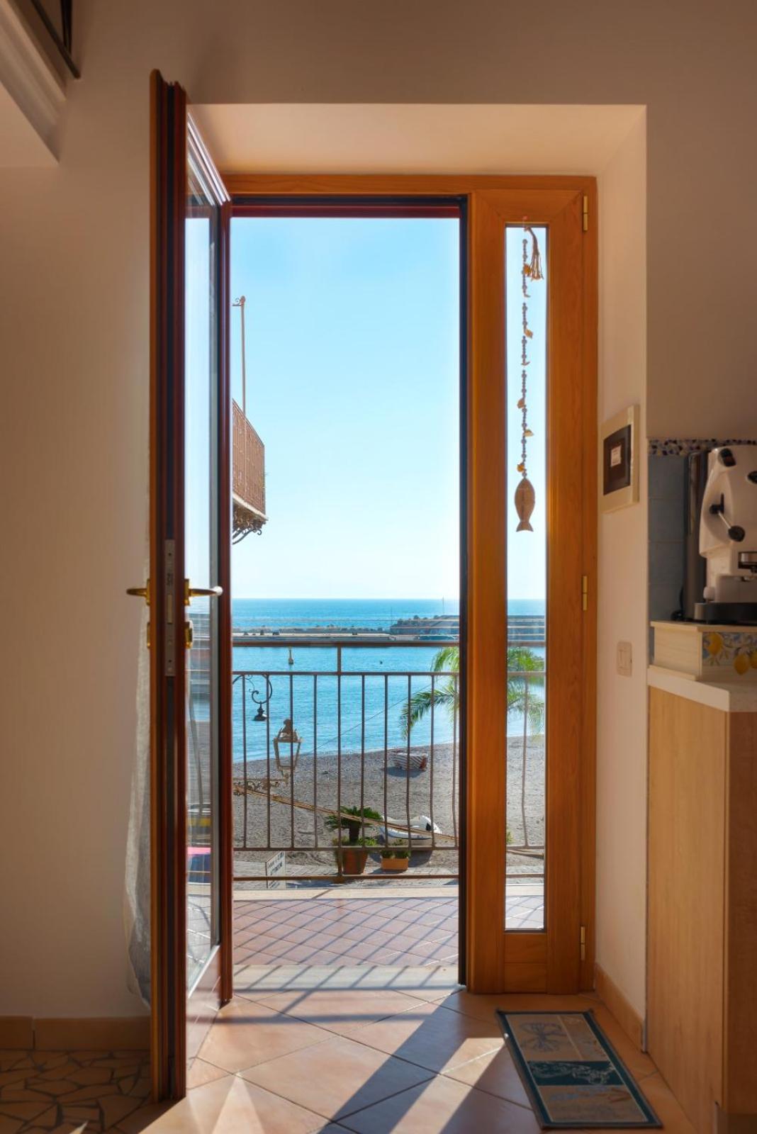 Casa Vacanze "Il Baffo E Il Mare" Четара Екстериор снимка